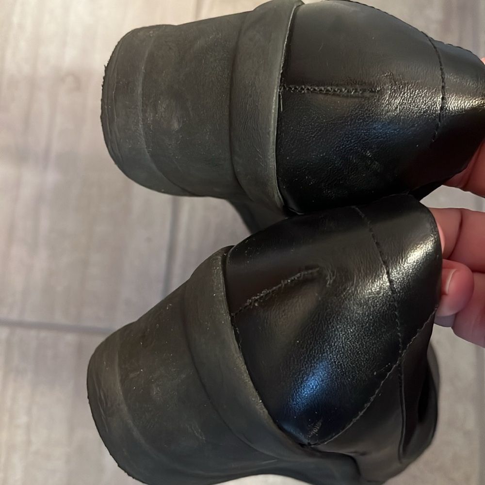 Easy Spirit Classic Black Loafers - Picture 5 of 7